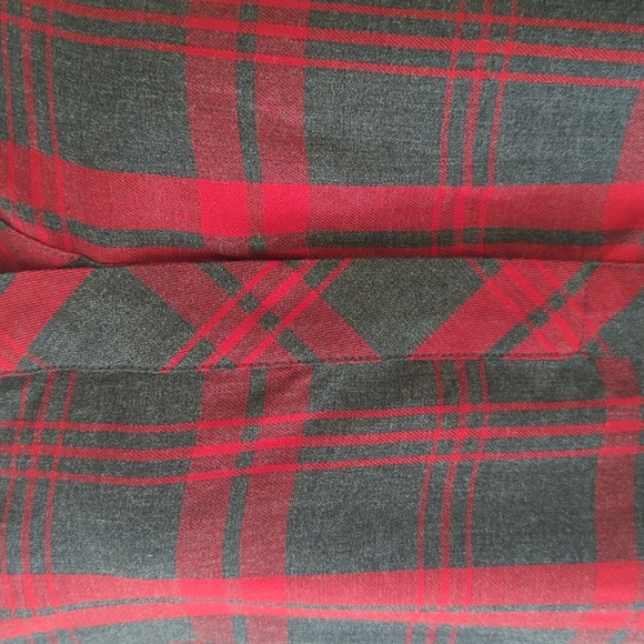 Cabi Cunningham Popover Top - Picture 10 of 15